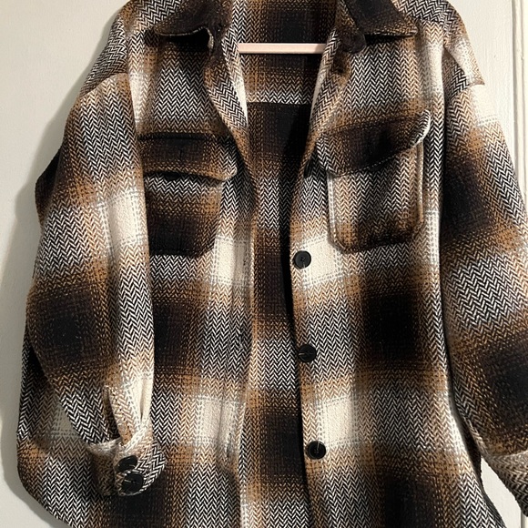 Black, brown flannel shacket - Picture 2 of 4